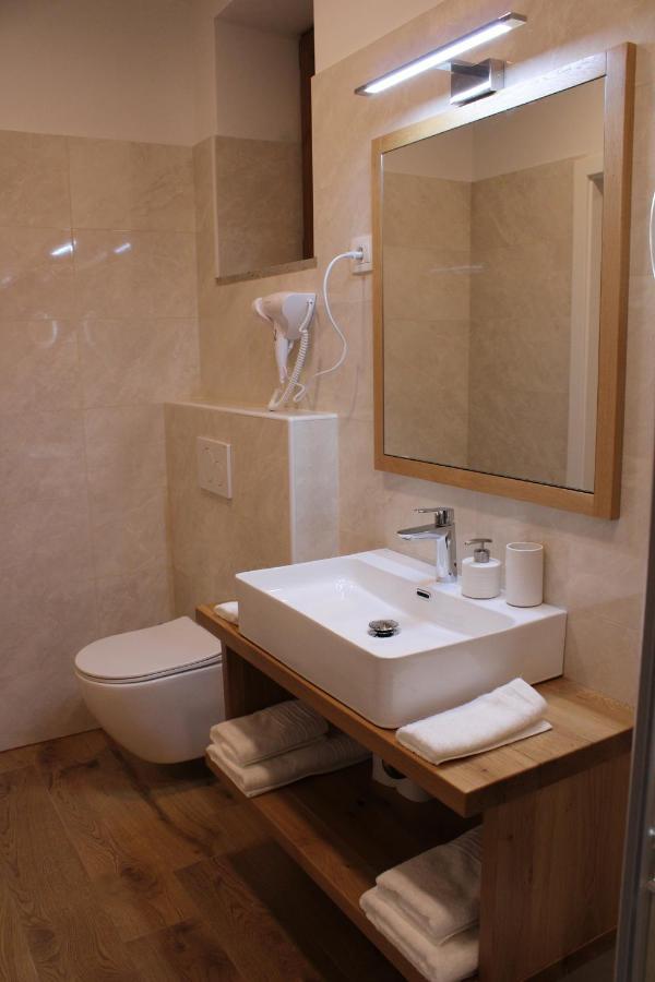 G House Hotel Dutovlje Eksteriør billede