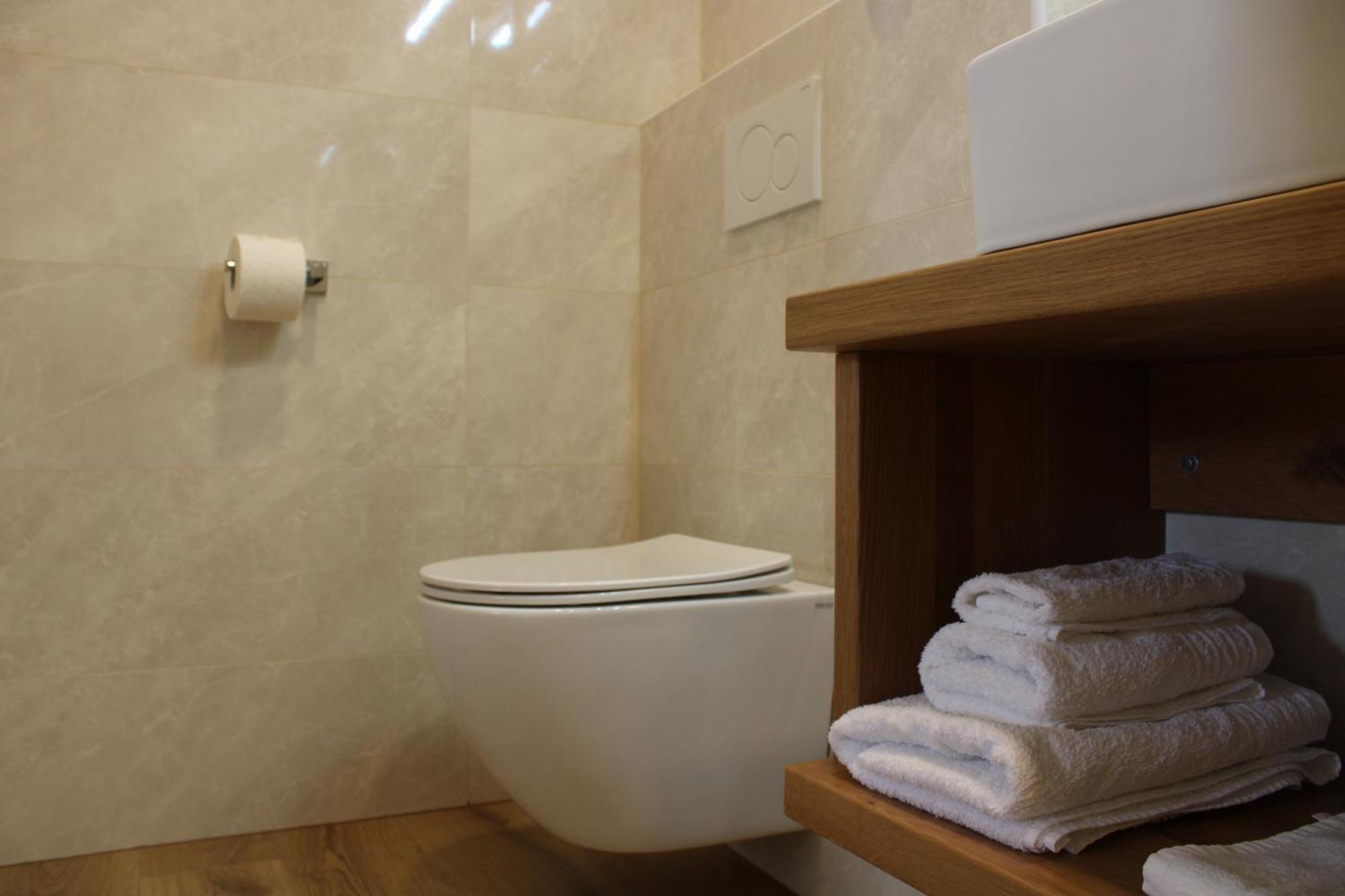 G House Hotel Dutovlje Eksteriør billede